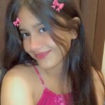 hide face girl pic black instagram